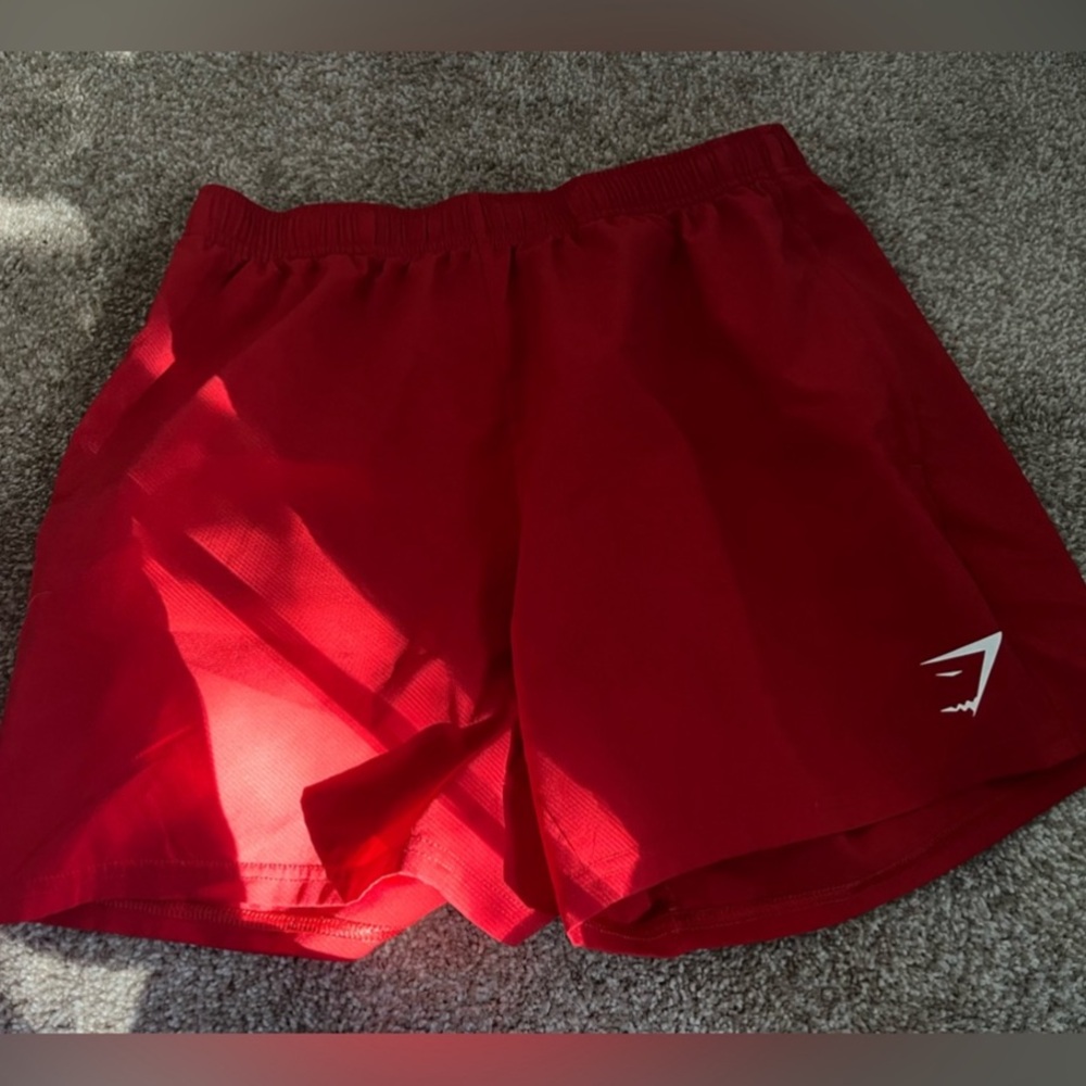 Gymshark Arrival 7" Shorts, Men’s Size Medium Red - Picture 3 of 4